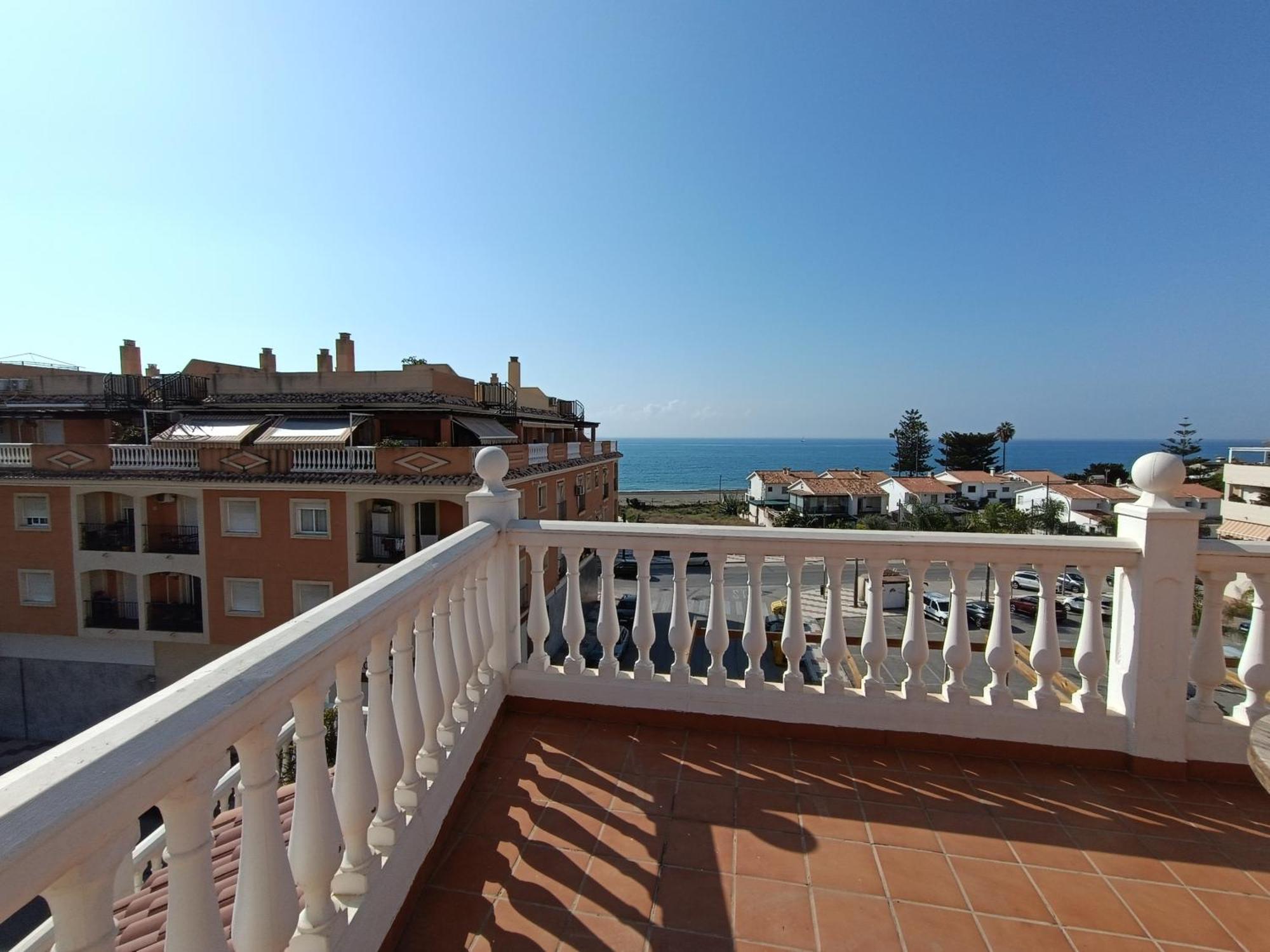 Lovely Penthouse In Front Of The Beach With Free Parking Málaga Buitenkant foto