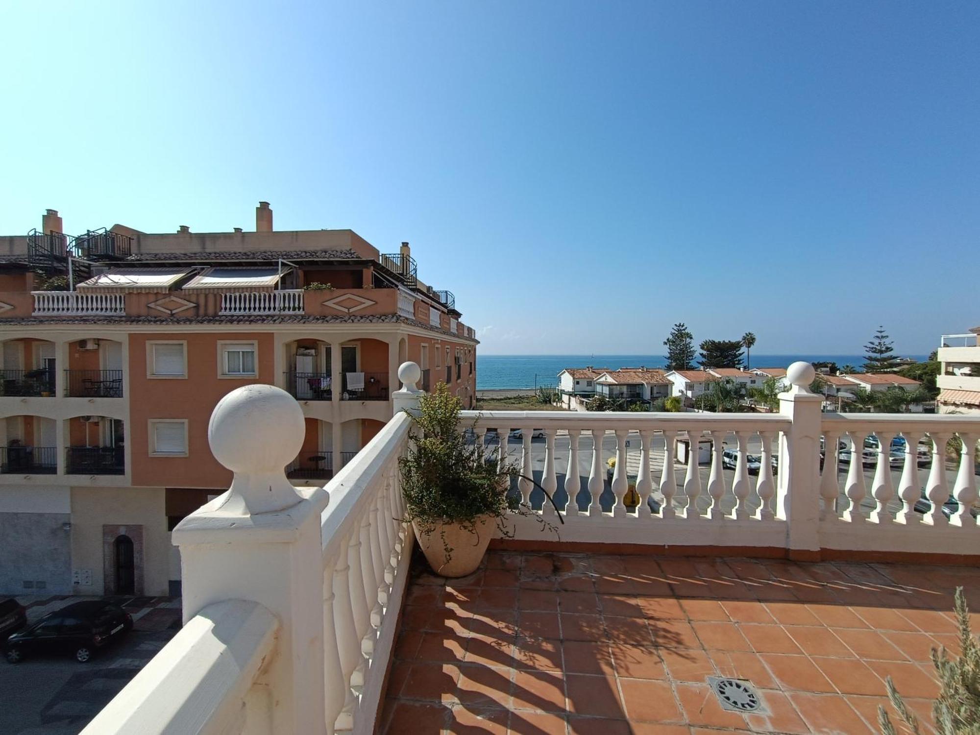 Lovely Penthouse In Front Of The Beach With Free Parking Málaga Buitenkant foto