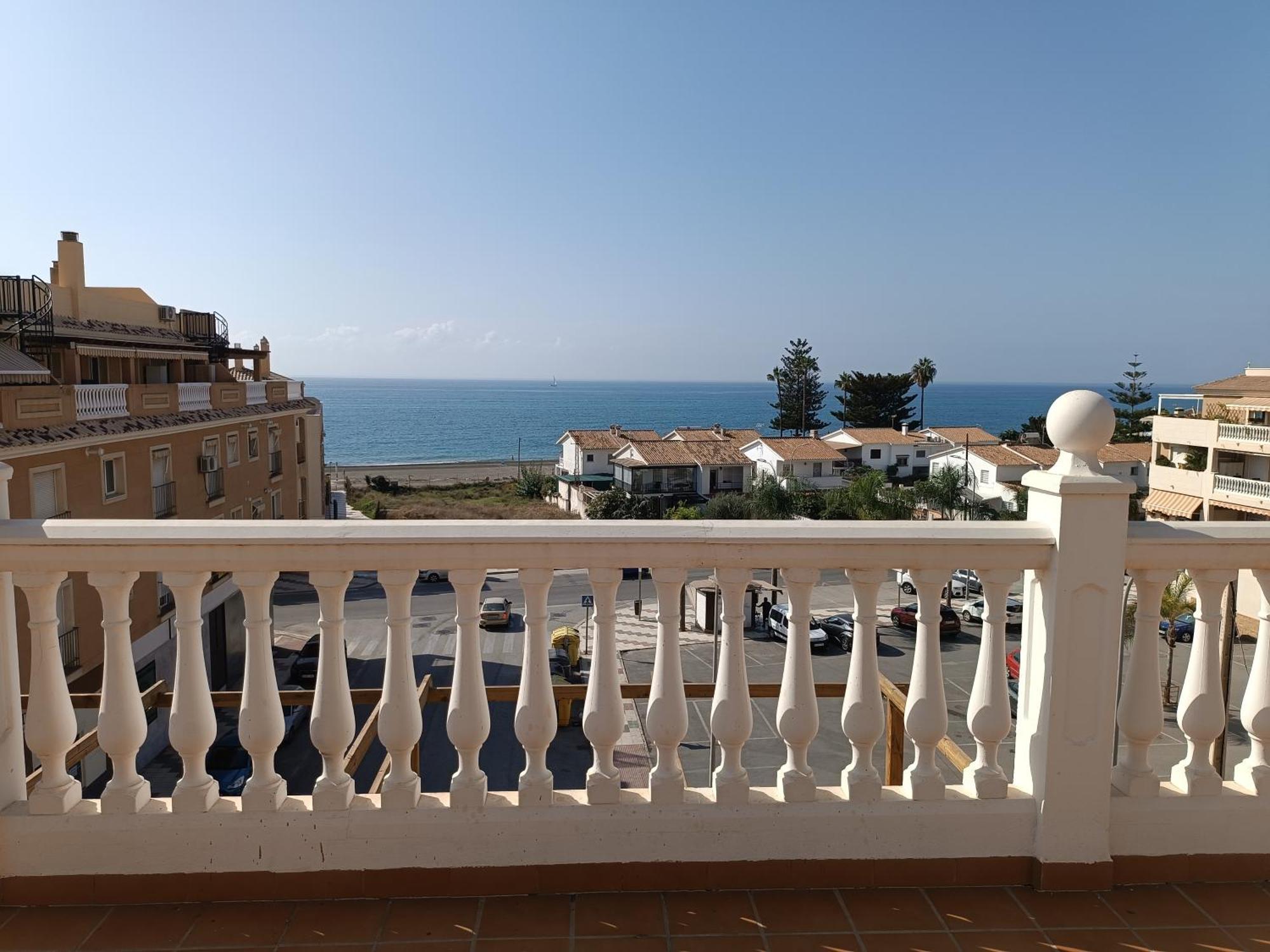 Lovely Penthouse In Front Of The Beach With Free Parking Málaga Buitenkant foto
